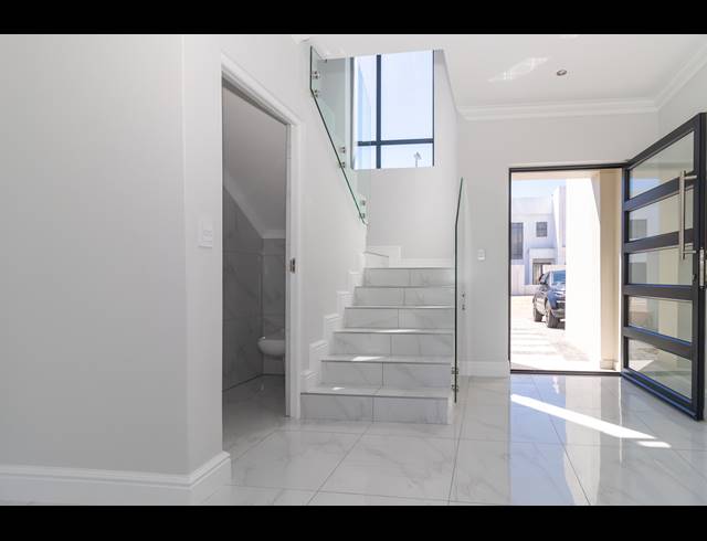 3 BEDROOM HOUSE FOR SALE IN SANDOWN